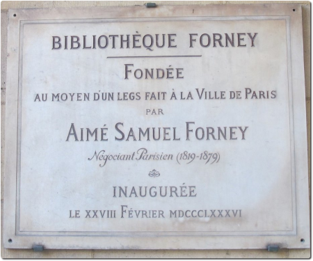 Plaque bibliothèque Forney, Hôtel de Sens. Cliché Celette [CC BY-SA 4.0], Wikimedia Commons