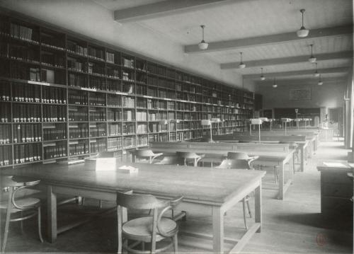 La Bibliothèque d'art et d'archéologie rue Michelet, [vers 1936 ?], photographie