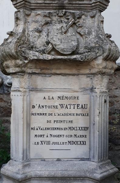 Détail du piédestal du tombeau d'Antoine Watteau à Nogent-sur-Marne. Cliché Isabelle Eudes