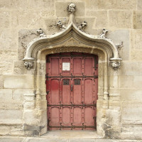 Hôtel de Cluny, entrée pour accéder au service de la documentation du musée. Source :  Wikimedia Commons