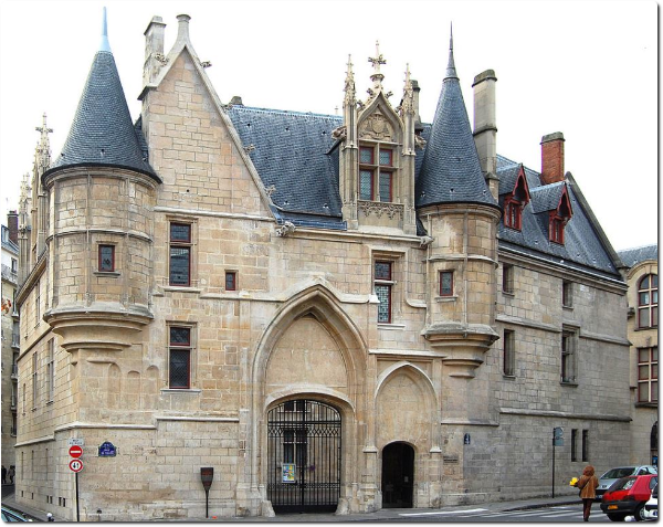 Hôtel de Sens. Cliché Pline [CC BY-SA 3.0], Wikimedia Commons