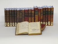 Vue d'ensemble de la collection des catalogues Le Brun, bibliothèque de l'INHA, VP RES 1B-VP RES 22 B. Cliché Claire Josserand