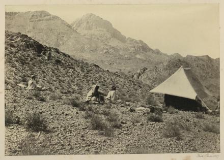 Francis Frith, The summit of Gebel Moosà, Sinai, photographie, bibliothèque de l'INHA, Fol Est 787 (2), f. 5. Cliché INHA